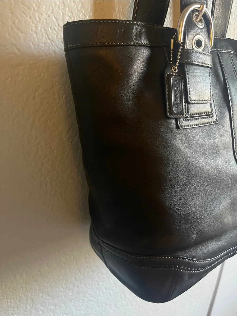 Coach Y2K Black Leather Tote Bag Silver Buckle Hardware White Contrast Stiching - Picture 5 of 16